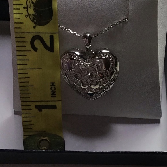 Sterling Silver Heart Locket & 18” Chain - Picture 5 of 6
